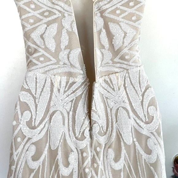 💔💔 SOLD 💔💔 NWOT LULU’S CATCH A SPARK WHITE & NUDE SEQUIN ROMPER - Picture 12 of 14